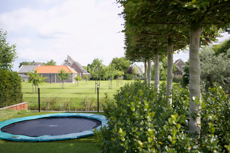 Jos Bouwhuis Tuinen | Kindvriendelijke leeftuin met zwemvijver