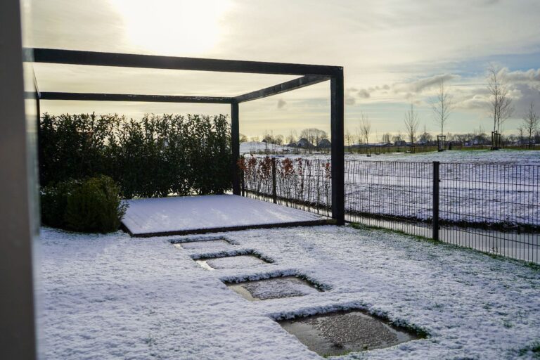 Jos Bouwhuis Tuinen | Strakke kindvriendelijke tuin