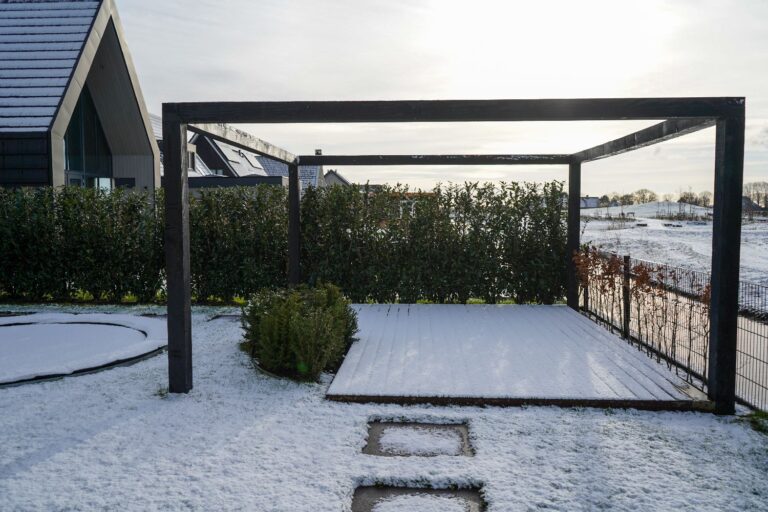 Jos Bouwhuis Tuinen | Strakke kindvriendelijke tuin