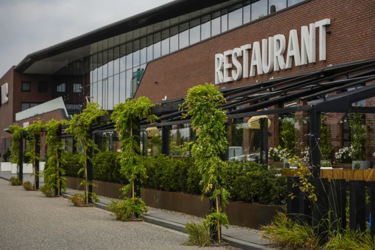 Jos Bouwhuis Tuinen | Groene aankleding hoteltuin