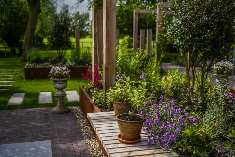 Jos Bouwhuis Tuinen | Landelijke strakke tuin