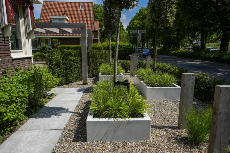 Jos Bouwhuis Tuinen | Moderne strakke voortuin