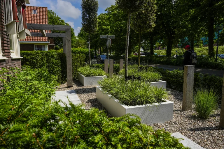 Jos Bouwhuis Tuinen | Moderne strakke voortuin