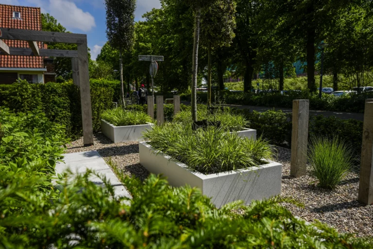 Jos Bouwhuis Tuinen | Moderne strakke voortuin