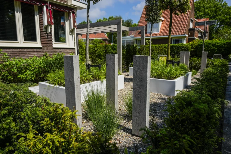 Jos Bouwhuis Tuinen | Moderne strakke voortuin